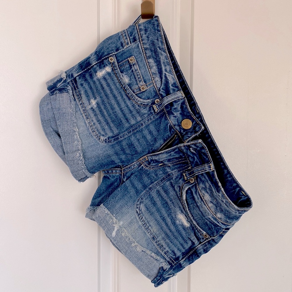 Distressed American Eagle low rise shorts